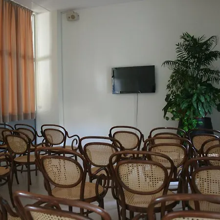 Casa Per Ferie San Bassiano 酒店 *